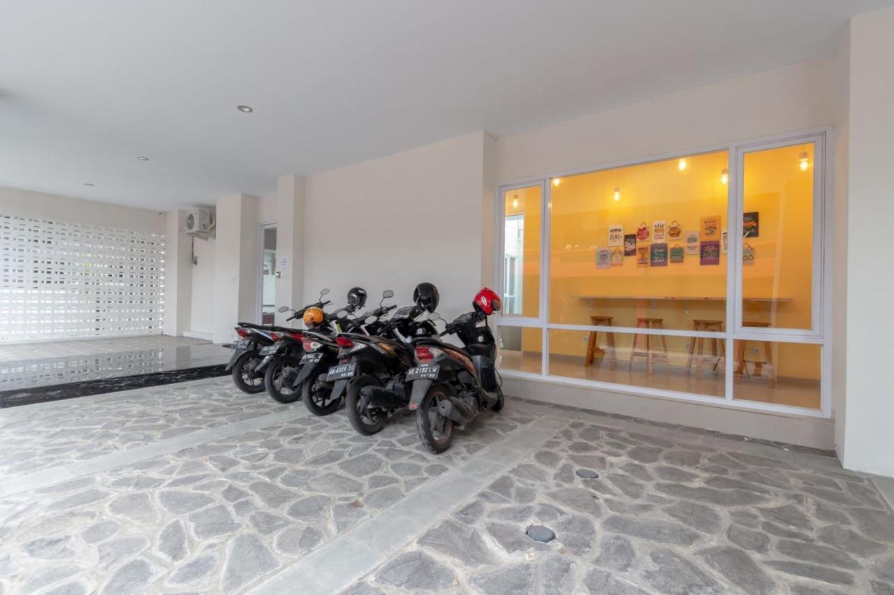 Omah Manis Hostel Yogyakarta Exterior photo