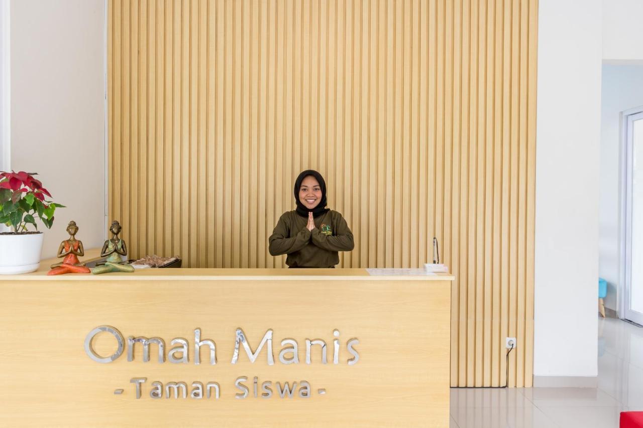 Omah Manis Hostel Yogyakarta Exterior photo
